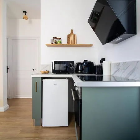 Maison Climatisee Avec Cour - Casa Di Pietra * Montluçon