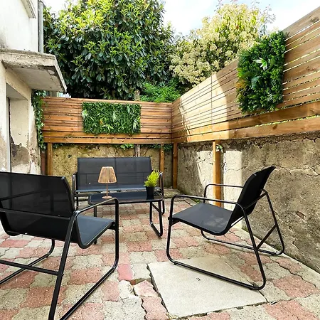 Maison Climatisee Avec Cour - Casa Di Pietra Ferienhaus Montluçon